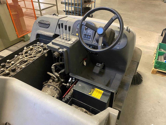 Nilfisk sr1601 zelfrijdende veegmachine - afbeelding 13 van  13