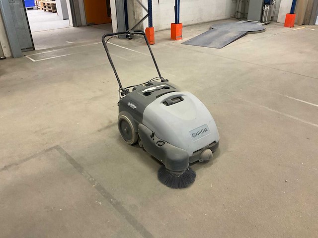 Nilfisk sw 750 straatveegmachine - afbeelding 3 van  5