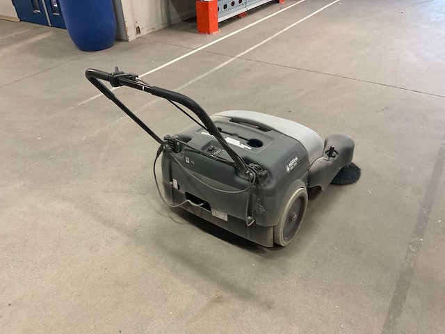 Nilfisk sw 750 straatveegmachine - afbeelding 4 van  5