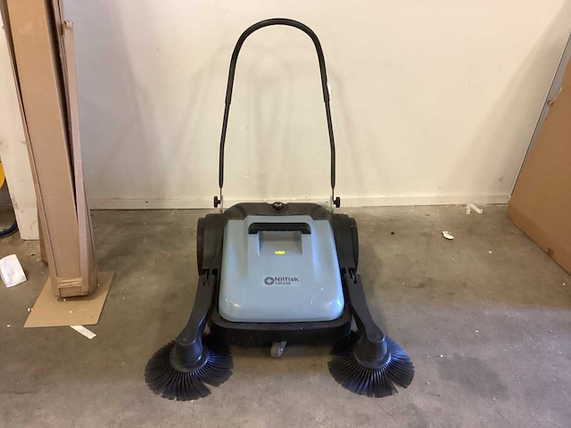 Nilfisk sw250 veegmachine - afbeelding 1 van  6