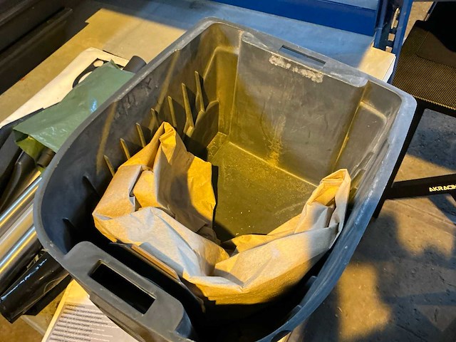 Nilfisk uz 934 stofzuiger - afbeelding 4 van  5