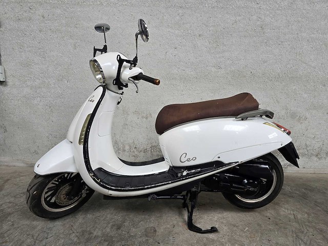 Nimoto - bromscooter - ceo - 4t 45km uitvoering f449vd - afbeelding 1 van  7