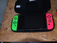 Nintendo switch model hac-001 met extra joy con en hoes - afbeelding 2 van  7