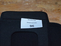 Nintendo switch model hac-001 met extra joy con en hoes - afbeelding 3 van  7