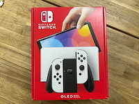 Nintendo switch model oled - afbeelding 1 van  4