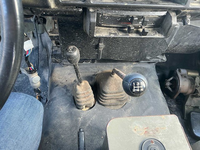 Nissan - 1984 - patrol - ml-6 - personenauto - afbeelding 16 van  20