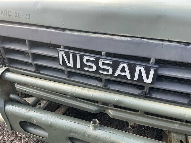Nissan - 1984 - patrol - ml-6 - personenauto - afbeelding 7 van  28