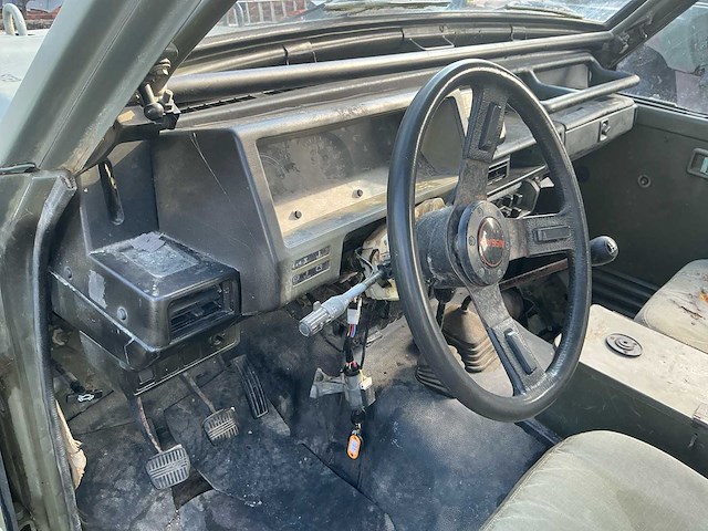 Nissan - 1984 - patrol - ml-6 - personenauto - afbeelding 15 van  28