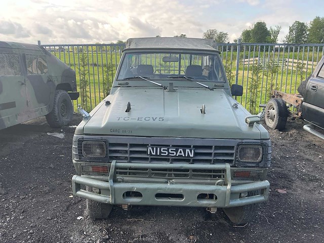 Nissan - 1984 - patrol - ml-6 - personenauto - afbeelding 12 van  28