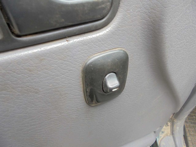 Nissan - 1999 - terrano 11 - belgie - afbeelding 11 van  14