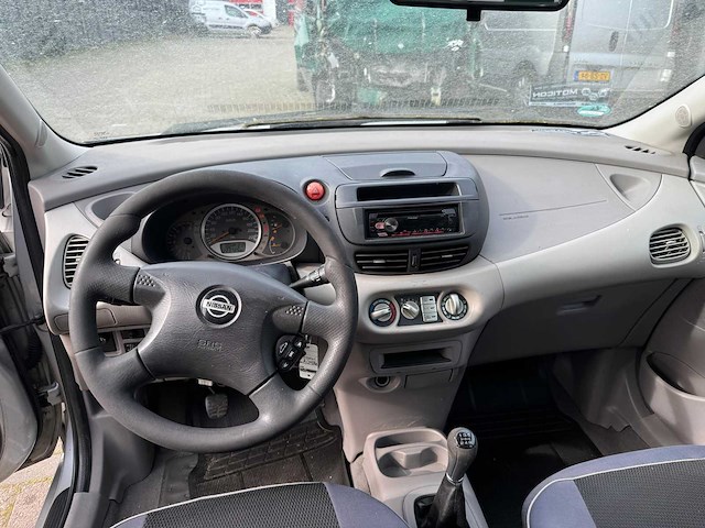 Nissan - 2001 - almera tino - 1.8 ambience - personenauto - afbeelding 4 van  7