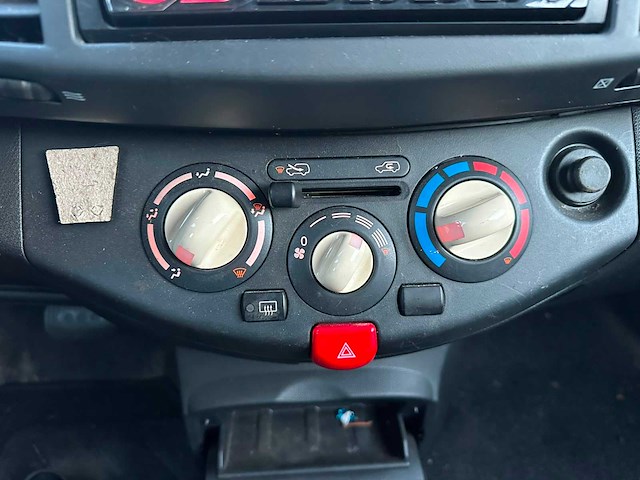 Nissan - 2004 - micra - 1.2 visia - personenauto - afbeelding 8 van  17