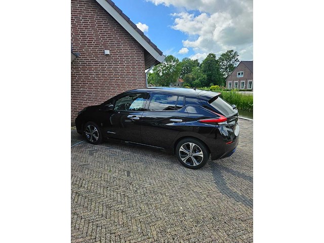 Nissan - 2018 - leaf - 2.zero edition 40kwh - sb-606-j - afbeelding 16 van  18