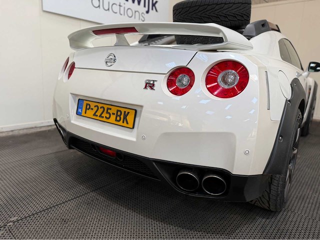 Nissan - gt-r - 3.8 v6 - personenauto - 2010 - afbeelding 1 van  10