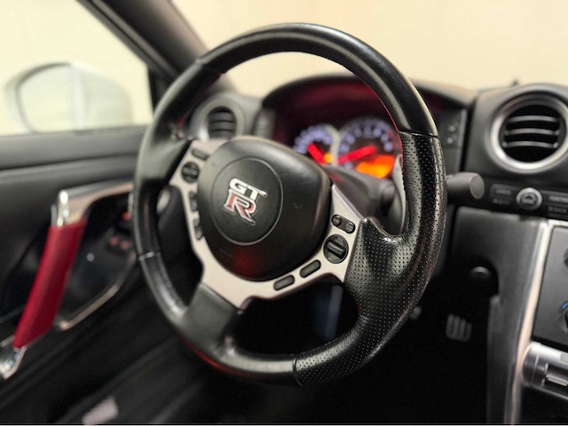 Nissan - gt-r - 3.8 v6 - personenauto - 2010 - afbeelding 5 van  10