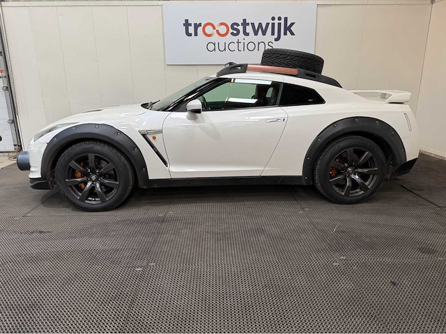 Nissan - gt-r - 3.8 v6 - personenauto - 2010 - afbeelding 8 van  10