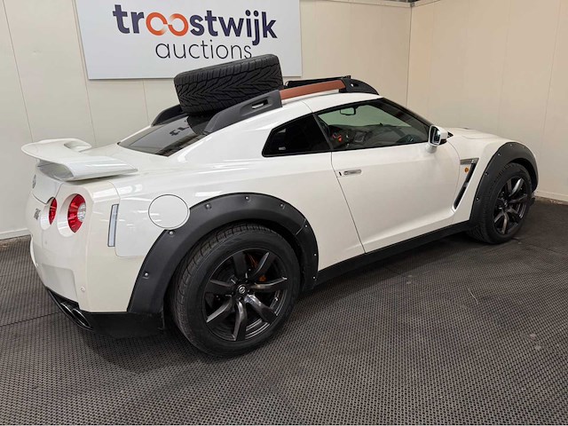 Nissan - gt-r - 3.8 v6 - personenauto - 2010 - afbeelding 9 van  10