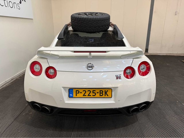 Nissan - gt-r - 3.8 v6 - personenauto - 2010 - afbeelding 5 van  34