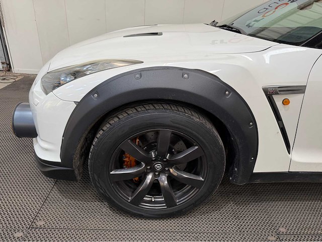 Nissan - gt-r - 3.8 v6 - personenauto - 2010 - afbeelding 17 van  34