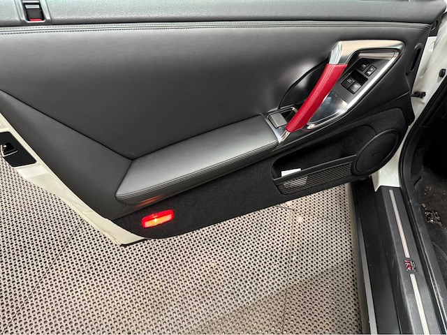 Nissan - gt-r - 3.8 v6 - personenauto - 2010 - afbeelding 21 van  34