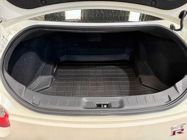 Nissan - gt-r - 3.8 v6 - personenauto - 2010 - afbeelding 25 van  34