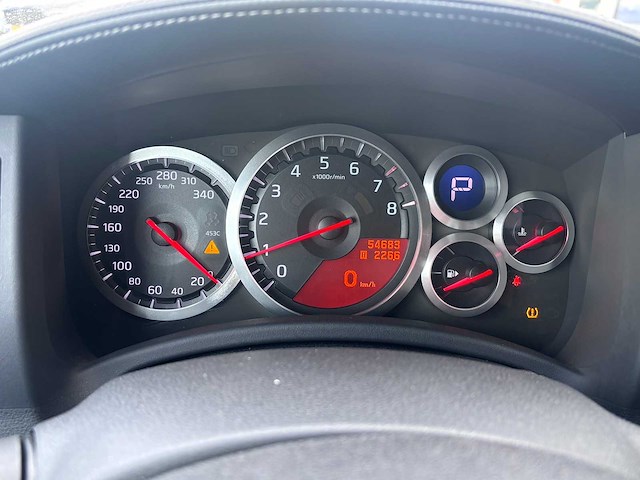 Nissan - gt-r - 3.8 v6 - personenauto - 2010 - afbeelding 28 van  34