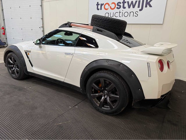 Nissan - gt-r - 3.8 v6 - personenauto - 2010 - afbeelding 30 van  34