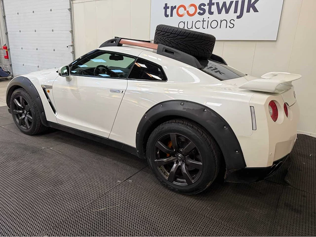 Nissan - gt-r - 3.8 v6 - personenauto - 2010 - afbeelding 30 van  34