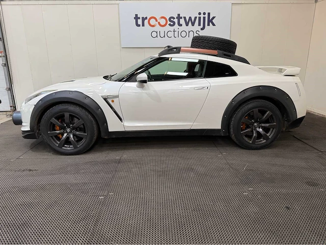 Nissan - gt-r - 3.8 v6 - personenauto - 2010 - afbeelding 31 van  34