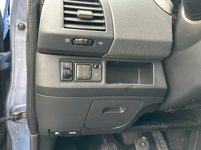 Nissan - micra - 1.2 acenta - car - 2003 - afbeelding 5 van  33