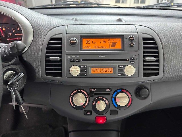 Nissan - micra - 1.2 tekna - 79-ls-xs- 2003 - afbeelding 3 van  11