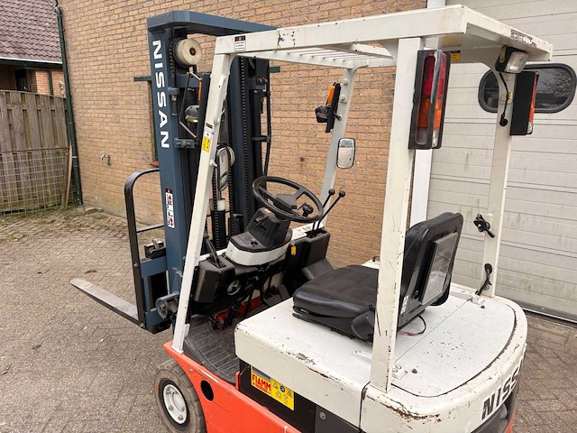 Nissan - n01l-13u - vorkheftruck - afbeelding 4 van  9