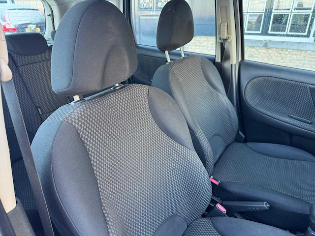 Nissan - note - 1.4 clima cool acenta 28-xj-tr - afbeelding 14 van  17