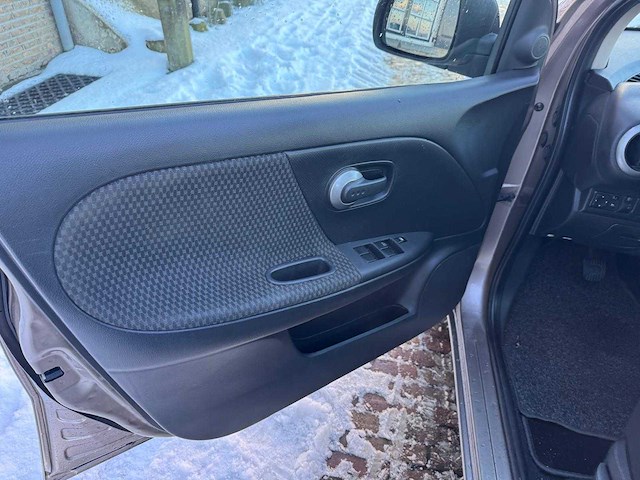 Nissan - note - 1.4 clima cool acenta 28-xj-tr - afbeelding 9 van  17