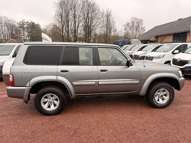 Nissan - patrol gr - patrol gr 3.0 di lux.voll b-st - bedrijfswagen - afbeelding 16 van  21