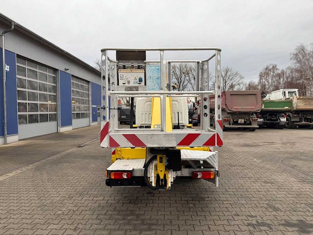 Nissan - tb 270 - bedrijfswagen - afbeelding 17 van  22