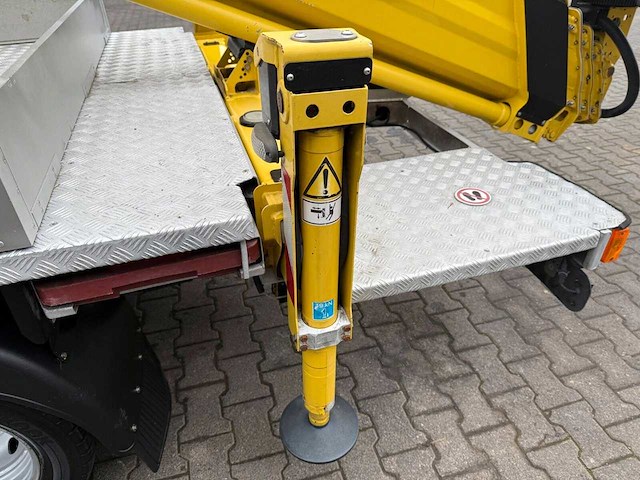 Nissan - tb 270 - bedrijfswagen - afbeelding 3 van  22