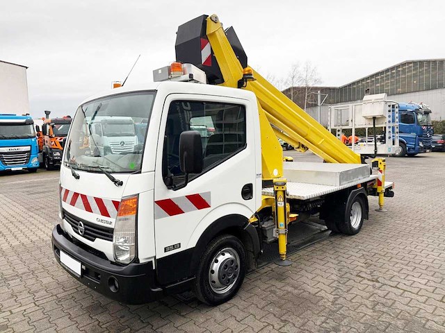 Nissan - tb 270 - bedrijfswagen - afbeelding 1 van  22