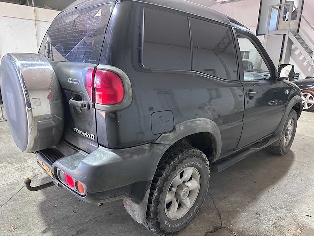 Nissan - terrano ll - 2.7 td comfort b-st. 4x4 - 42-vs-jp - afbeelding 15 van  20
