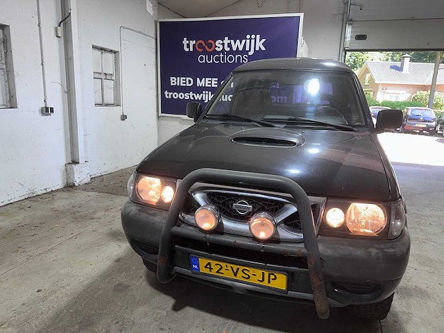 Nissan - terrano ll - 2.7 td comfort b-st. 4x4 - 42-vs-jp - afbeelding 17 van  20