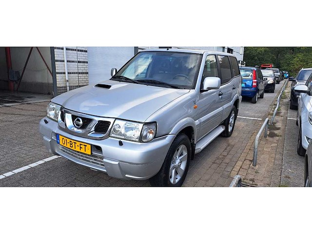 Nissan - terrano ll - 3.0 di luxury sr-b - 01-bt-ft - bedrijfswagen - afbeelding 1 van  11