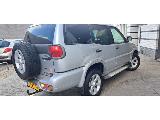 Nissan - terrano ll - 3.0 di luxury sr-b - 01-bt-ft - bedrijfswagen - afbeelding 6 van  11