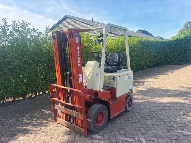 Nissan 18u vorkheftruck - afbeelding 1 van  11