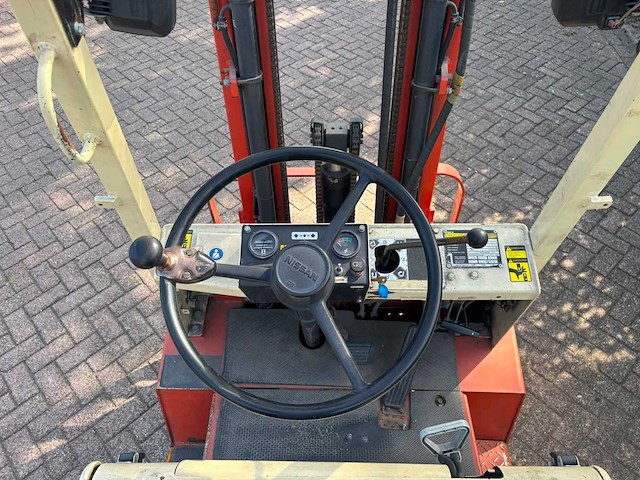 Nissan 18u vorkheftruck - afbeelding 9 van  11