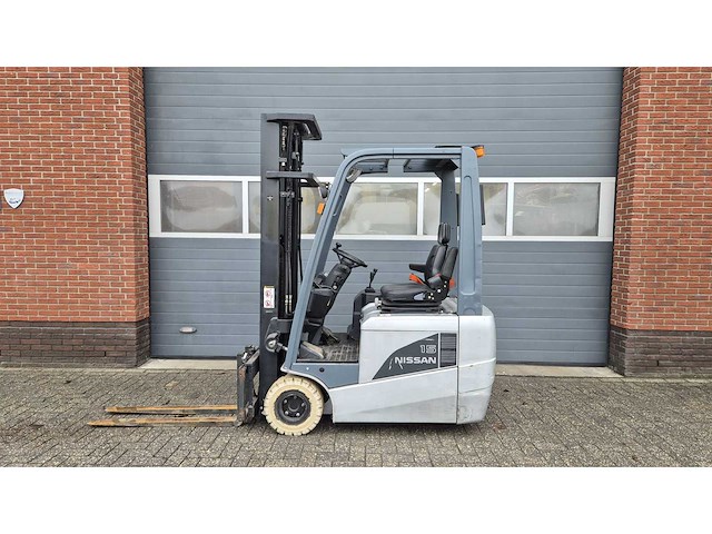 Nissan 1n1l150 1145uur vorkheftruck - afbeelding 1 van  10