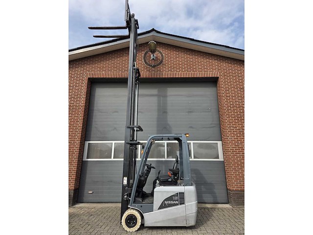 Nissan 1n1l150 1145uur vorkheftruck - afbeelding 1 van  7