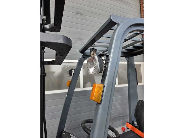 Nissan 1n1l150 1145uur vorkheftruck - afbeelding 4 van  7