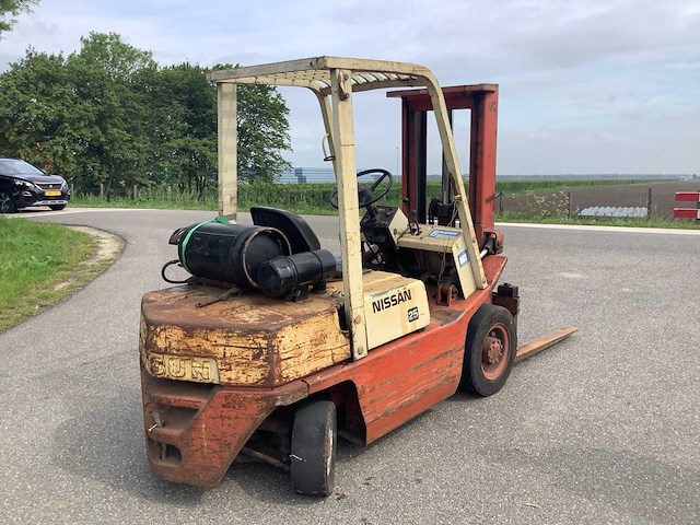 Nissan 25 vorkheftruck - afbeelding 4 van  8