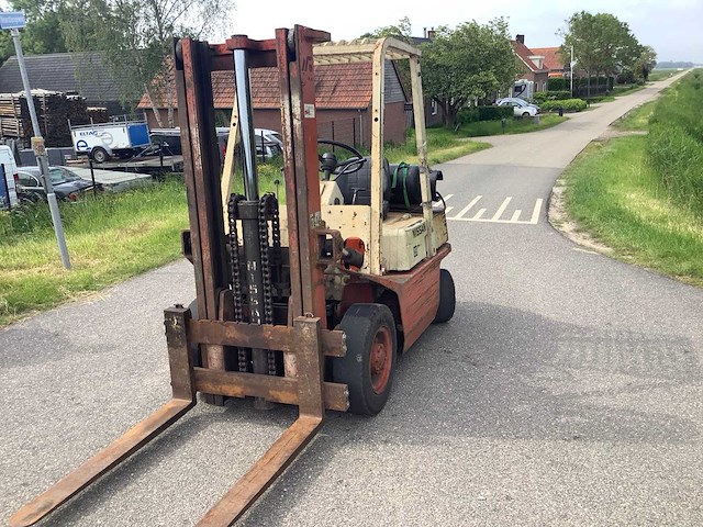 Nissan 25 vorkheftruck - afbeelding 6 van  8