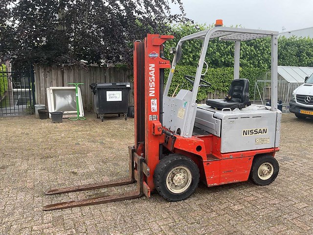 Nissan 2500kg vorkheftruck - afbeelding 1 van  10